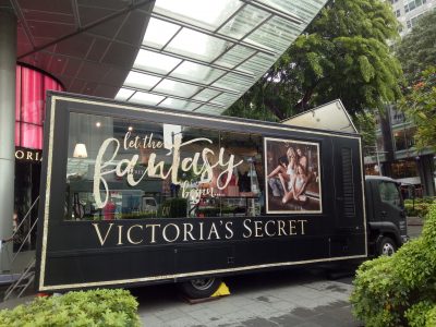 Unicom Marketing_24ft Truck_VictoriasSecret_03