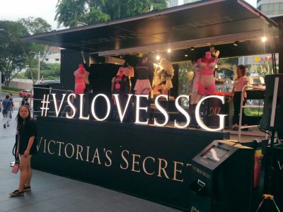 Unicom Marketing_24ft Truck_VictoriasSecret_04